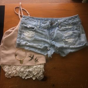 The PERFECt summer distressed shorts!