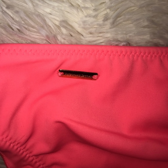 VS ruffled bikini bottoms - Picture 2 of 4