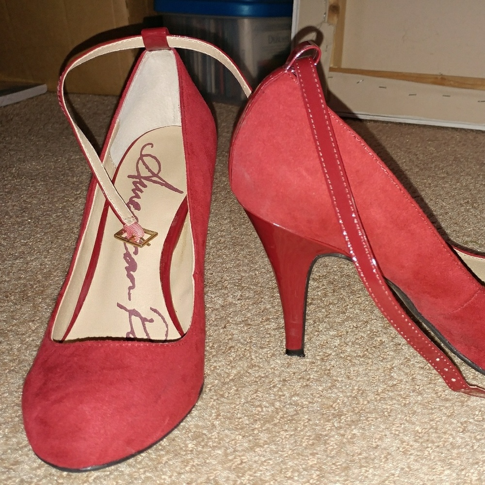 Women's size 10 heels