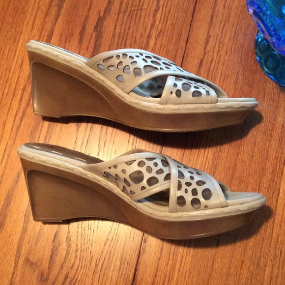 Neutral B Makowsky Wedges - Picture 3 of 4