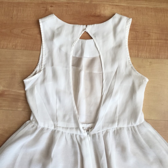 White tank top, worn once, great condition - Picture 3 of 3