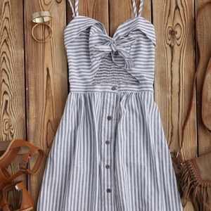 ▫️Trendy NWT Tie Front Cutout Linen Dress ▫️