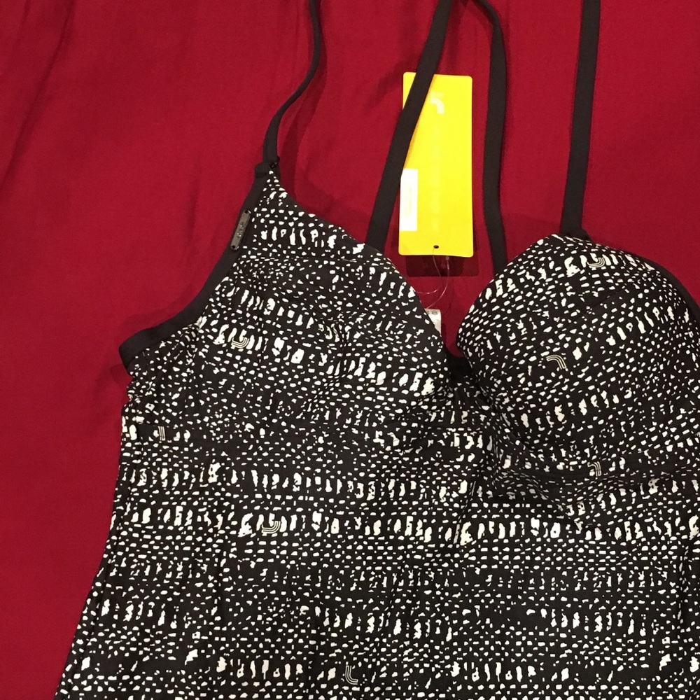 Brand NEW Beautiful Tankini Top!