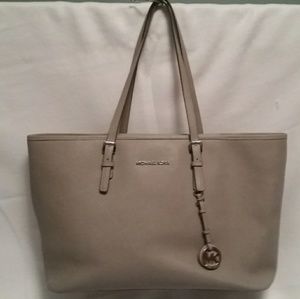 Michael Kors jet set tote
