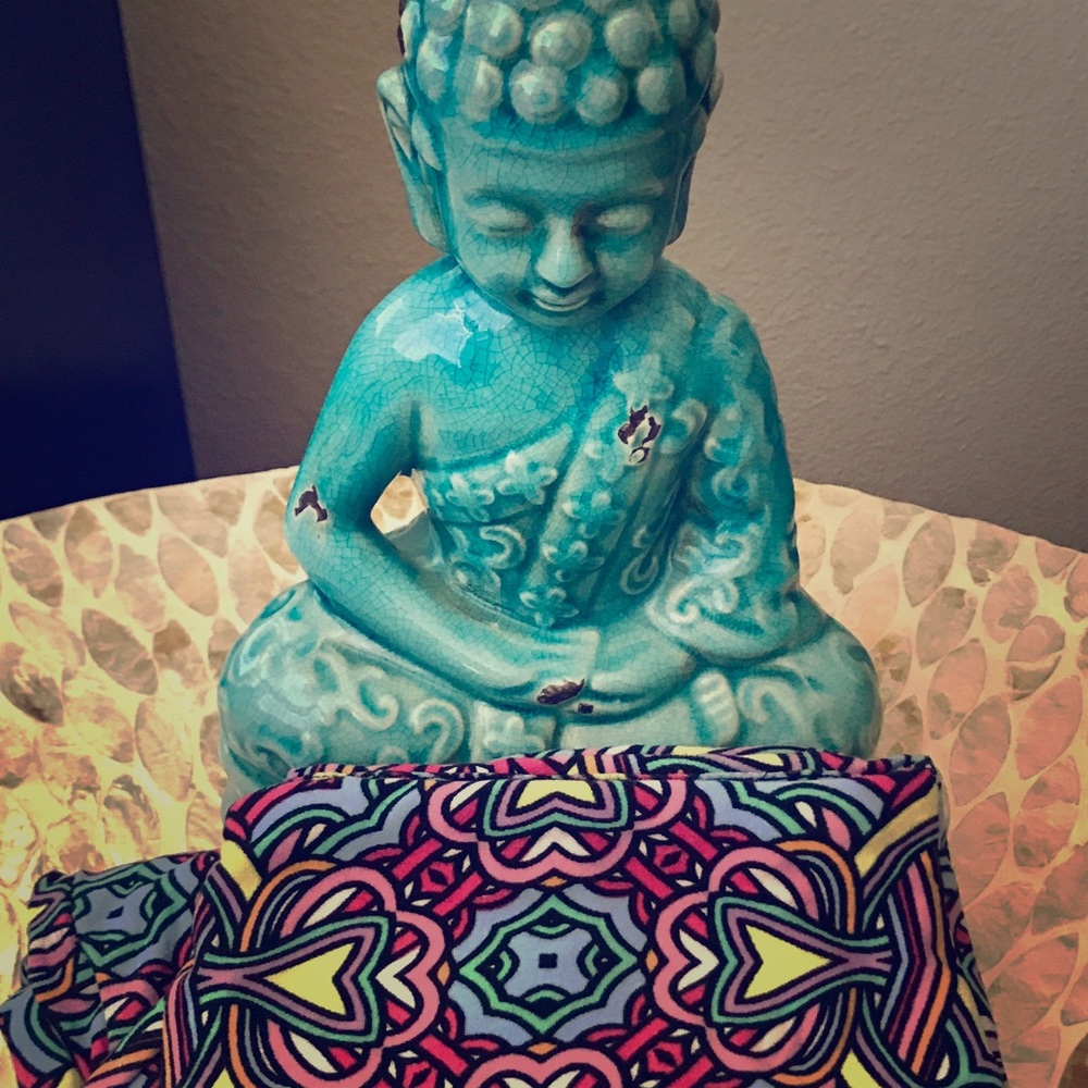 OS LulaRoe Leggings Find your Zen in these! $18