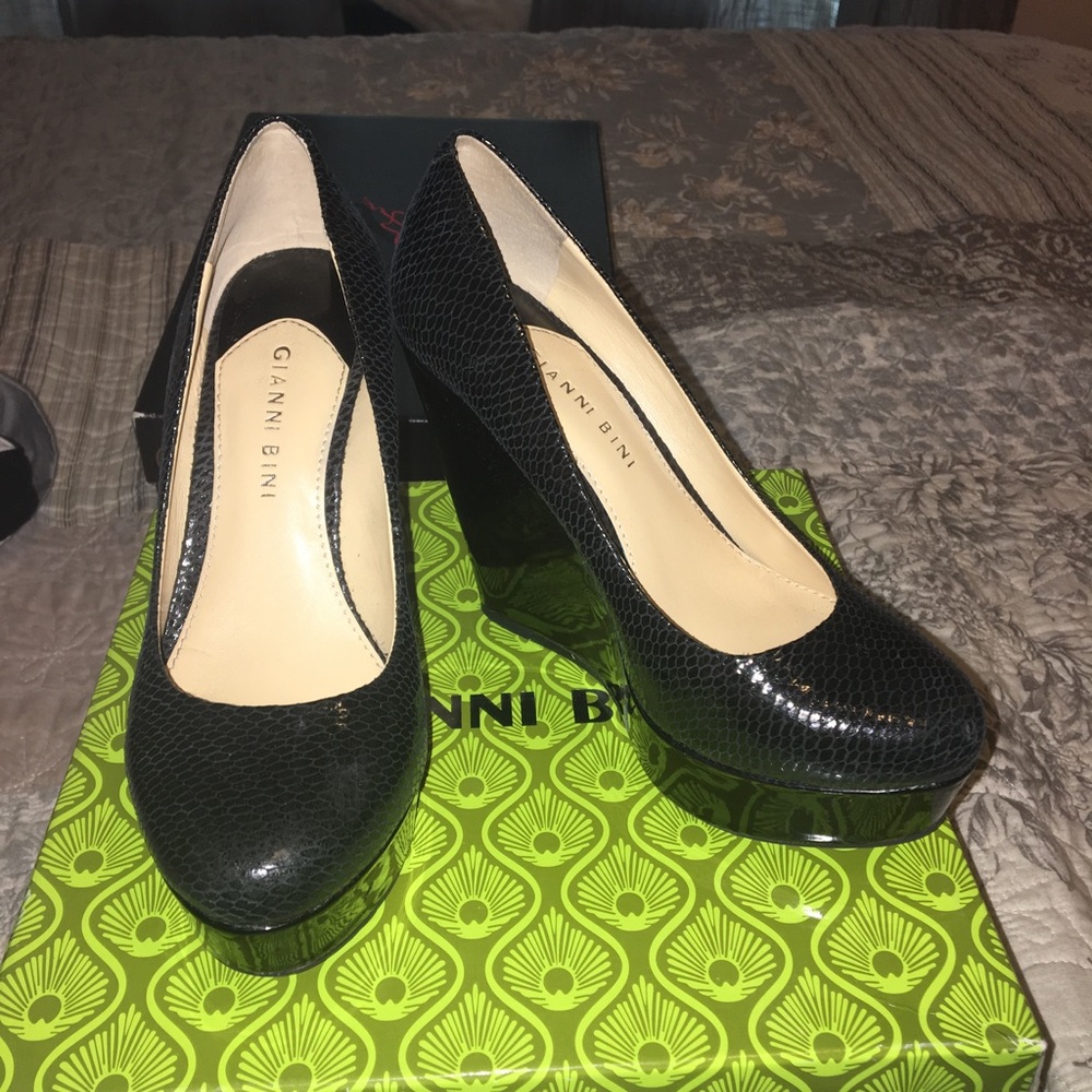 Gianni Bini Wedged Pumps