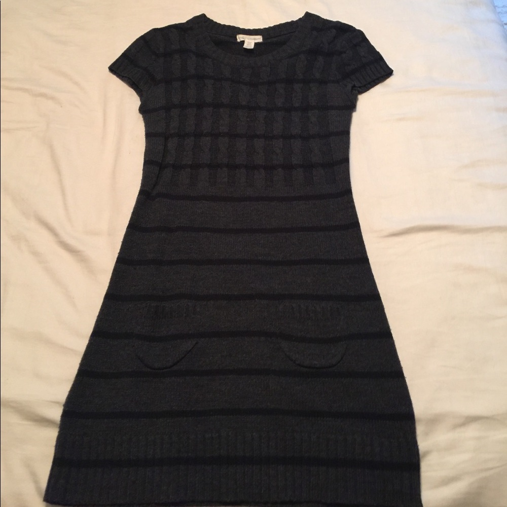 Short sleeve sweater