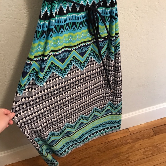 Patterned Maxi Dress - Picture 4 of 6