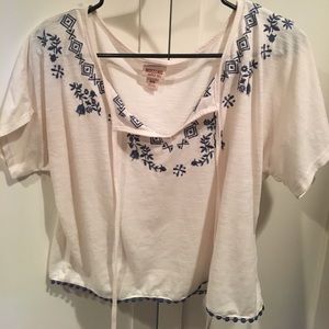 Mossimo white top with blue details