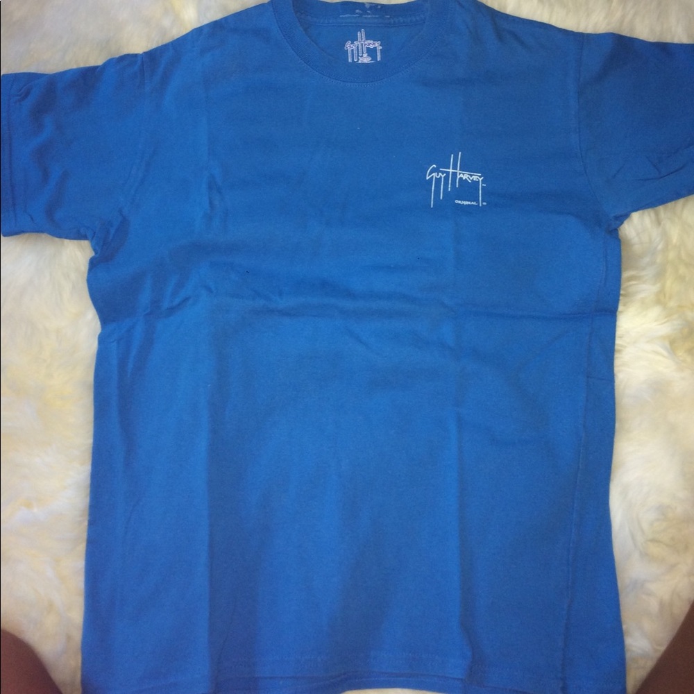 Dark blue Guy Harvey tee with colorful fish onback