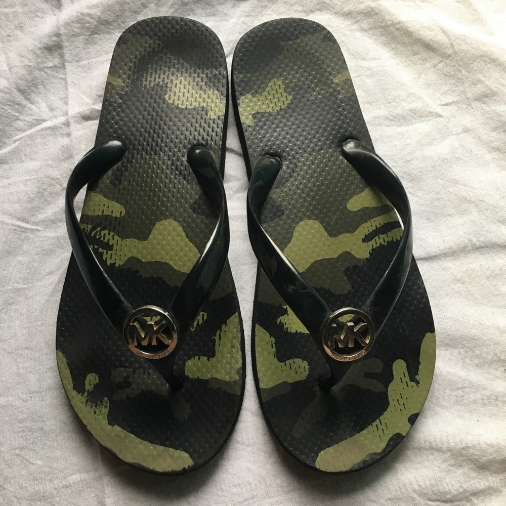 Michael Kors Camo Flip Flops size 5/6