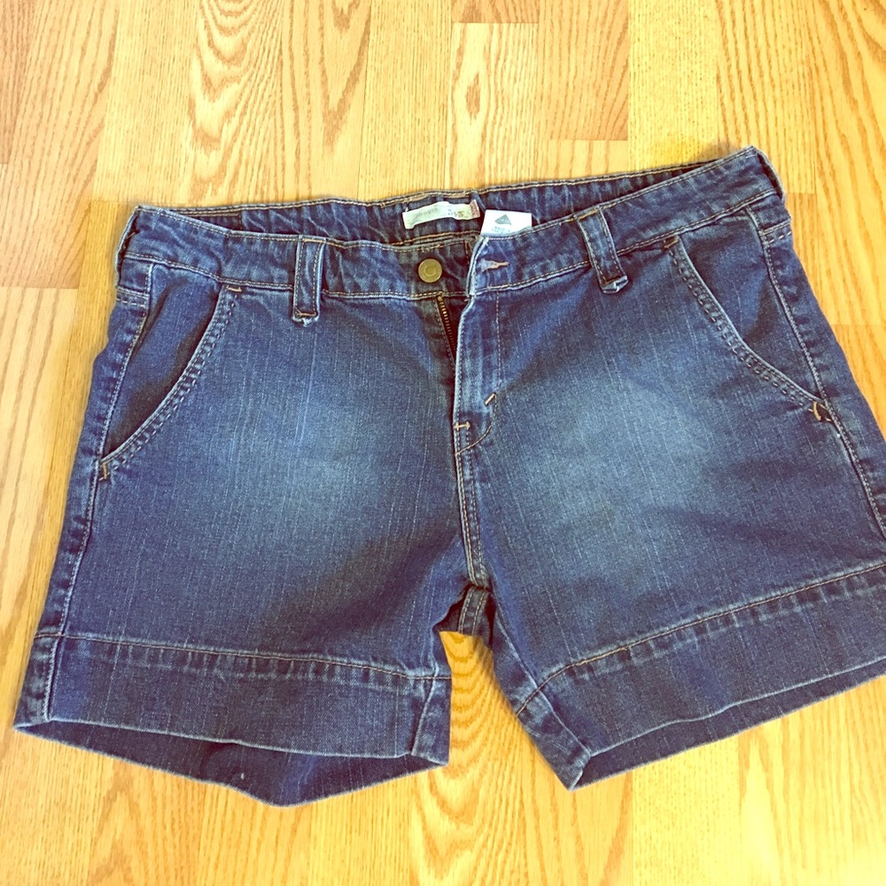 Super cute Levi shorts!