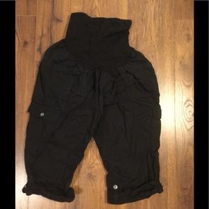 Maternity cargo pants with panel