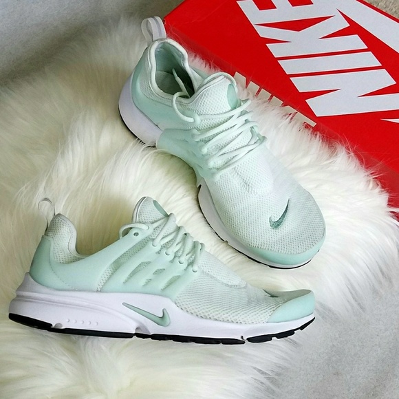 Nike Shoes - Mint Nike Air Presto