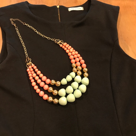 Salmon, Mint and Gold Statement necklace - Picture 2 of 2