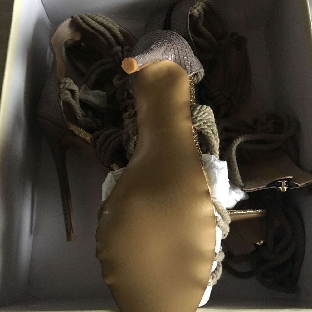**SOLD**  Designer Inspired Rope Gladiator Sandals - Picture 8 of 8