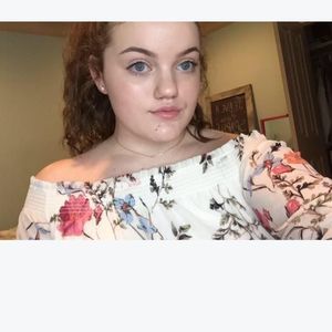 Meet your Posher, Claire