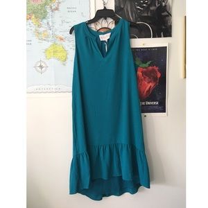 NWOT✨ Ruffle Shift Dress