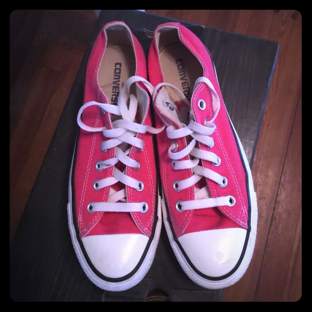 Hot Pink Women's Converse, Low-Top Shoes l, Size 8