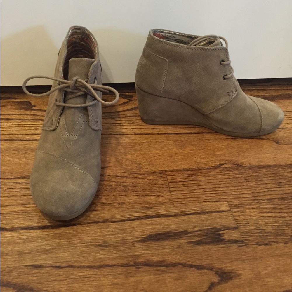 Toms lace up booties