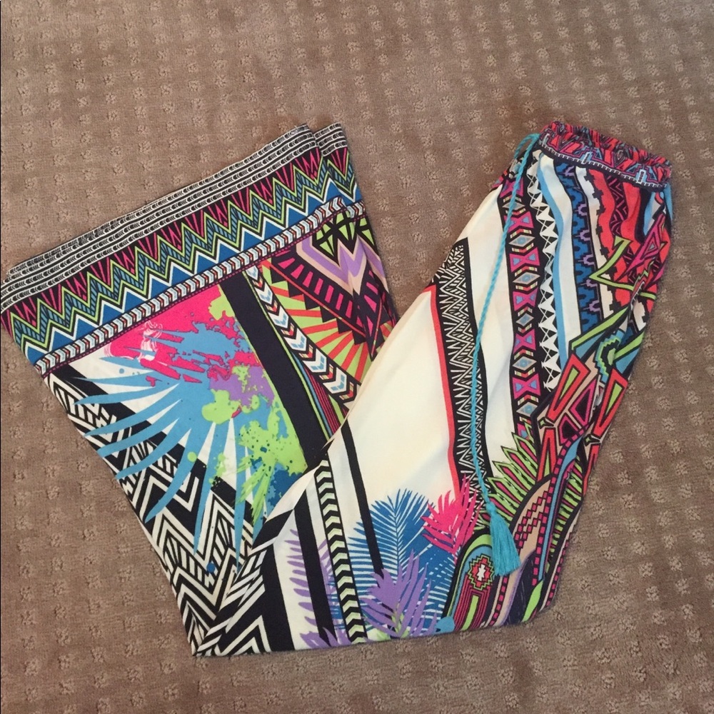 Flowy patterned pants