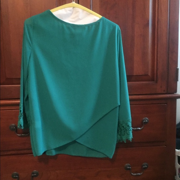 Green blouse - Picture 4 of 4