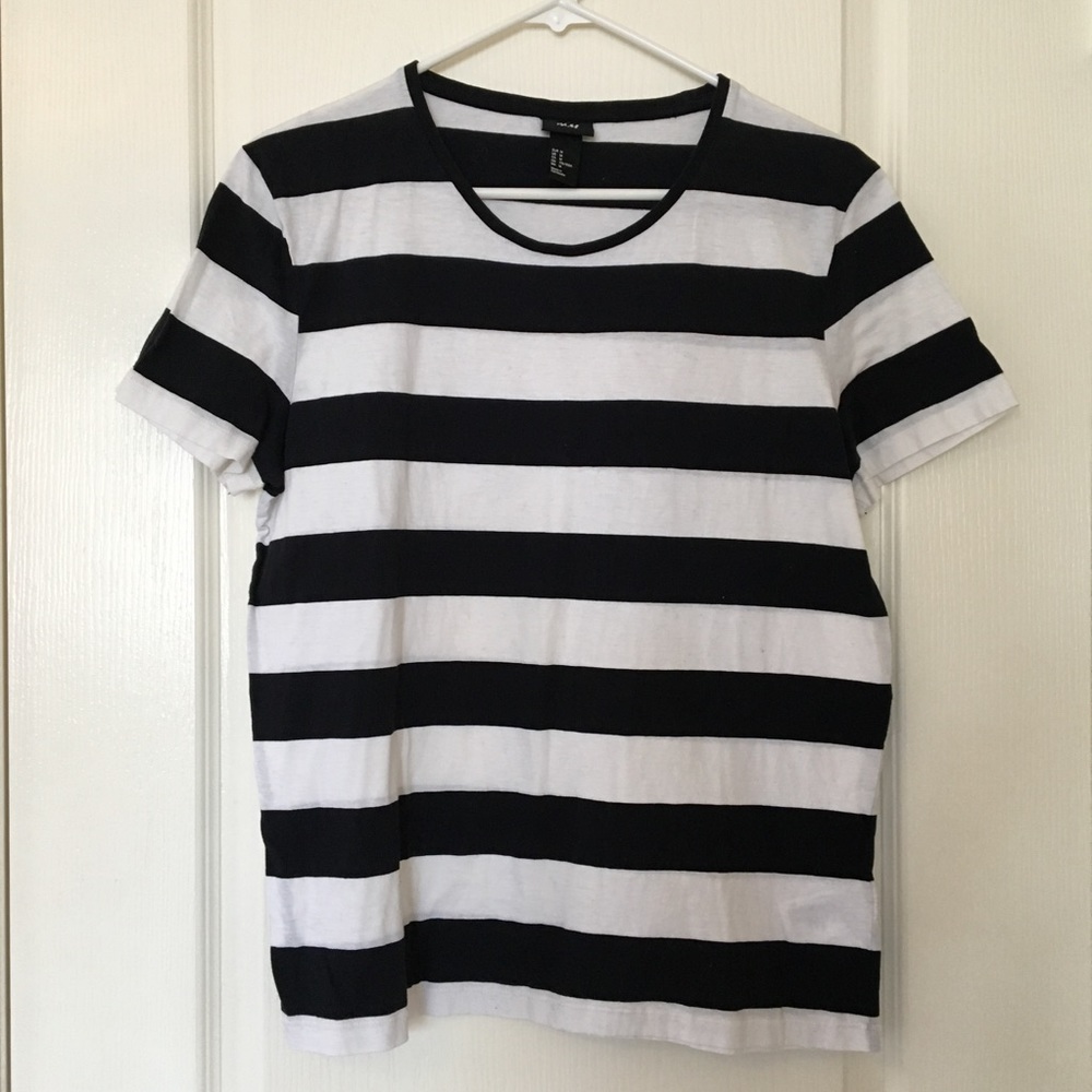 Black and white stripe T-shirt