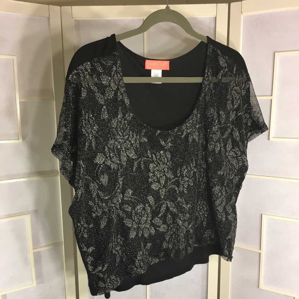 🌸BOUTIQUE FIND🌸 super chic half top for layering - Picture 1 of 4