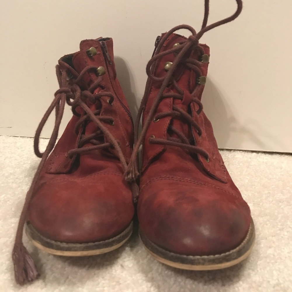 Steve Madden Maroon Military Boots
