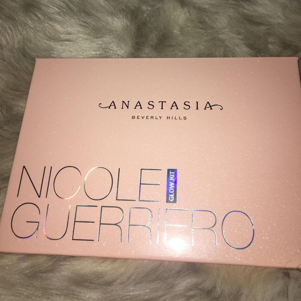 Nicole Guerriero Glow Kit - Anastasia BH
