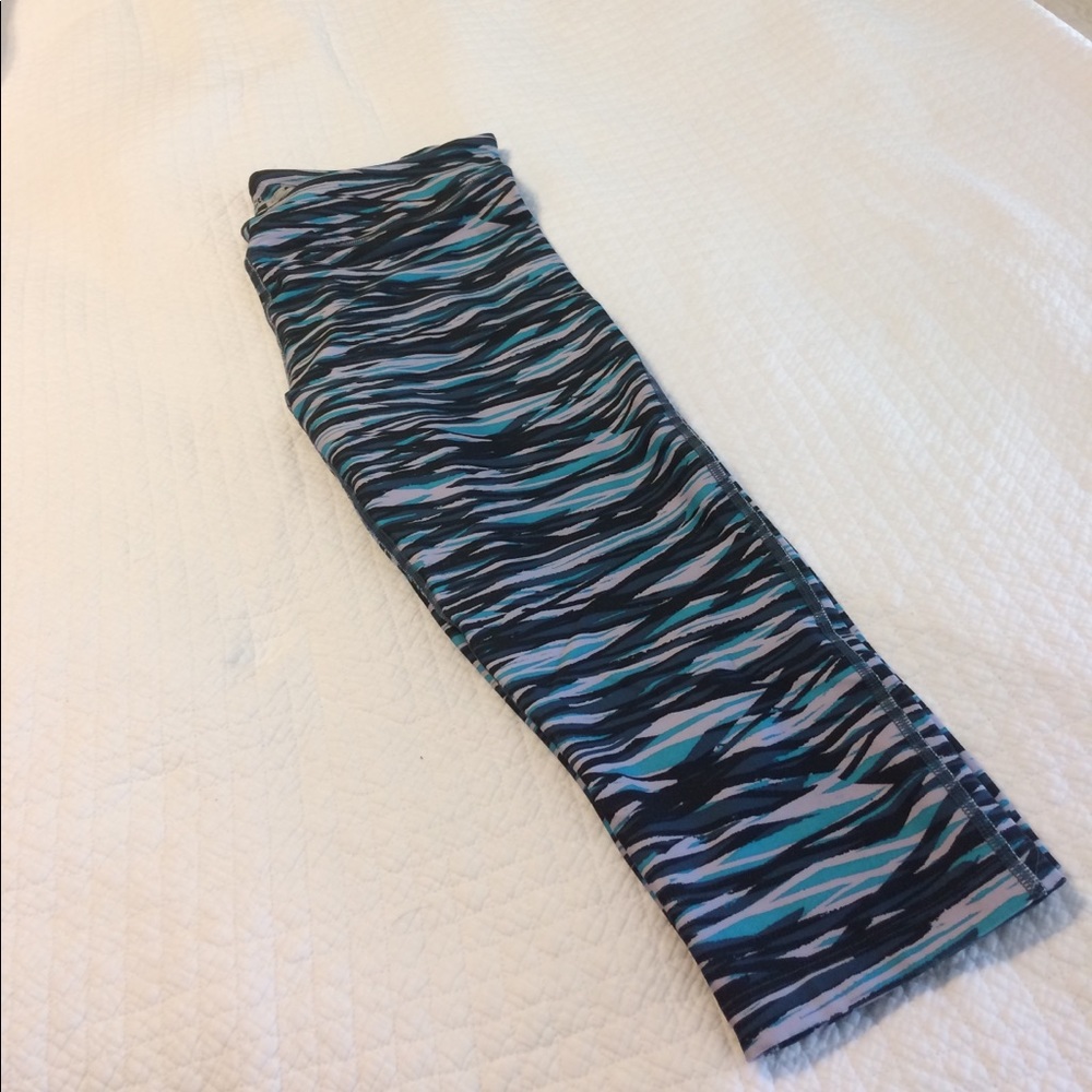 Under Armour compression capris