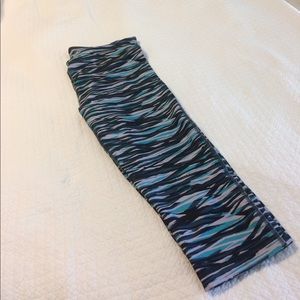 Under Armour compression capris