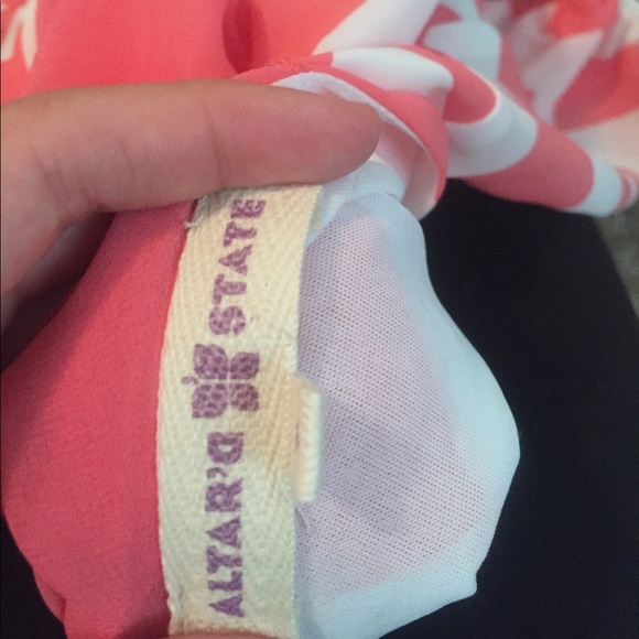 Pink and white dress - Picture 3 of 3