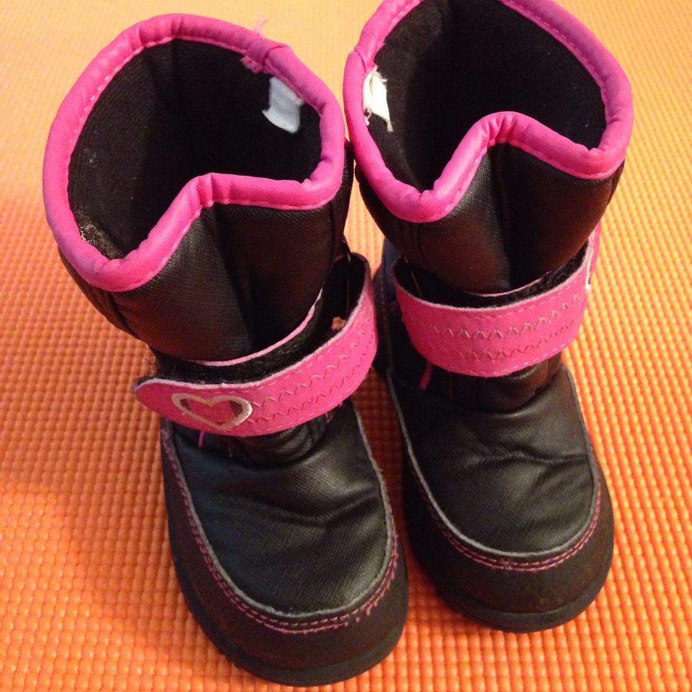 Snow boots