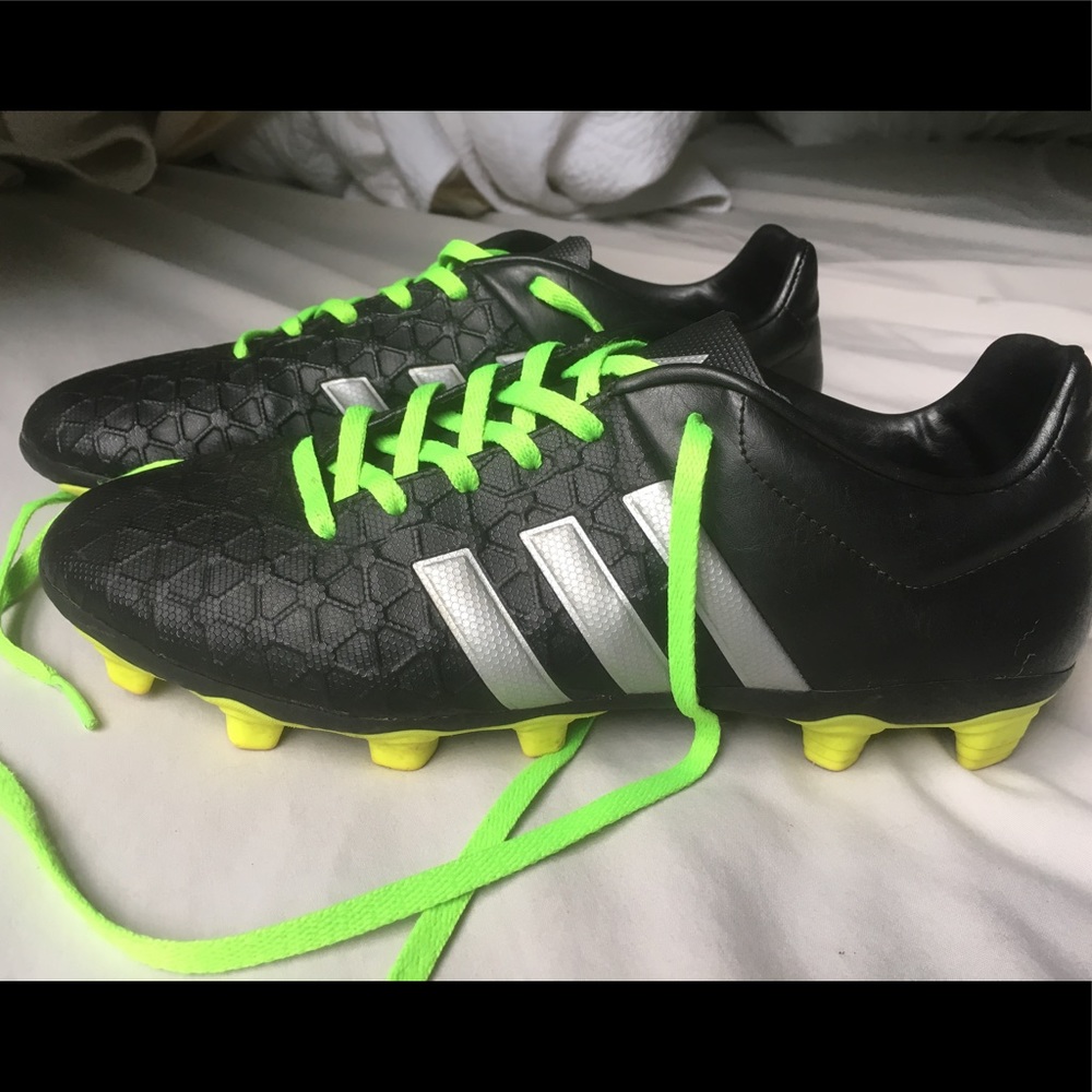 Unisex Adidas soccer cleats