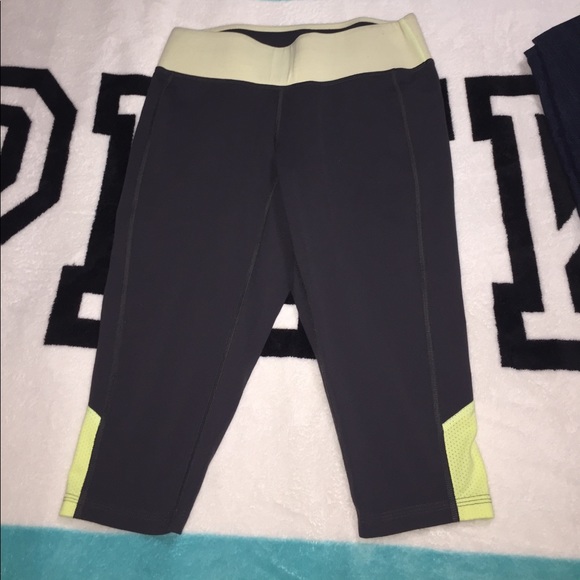 Lucy Capris - Picture 3 of 4