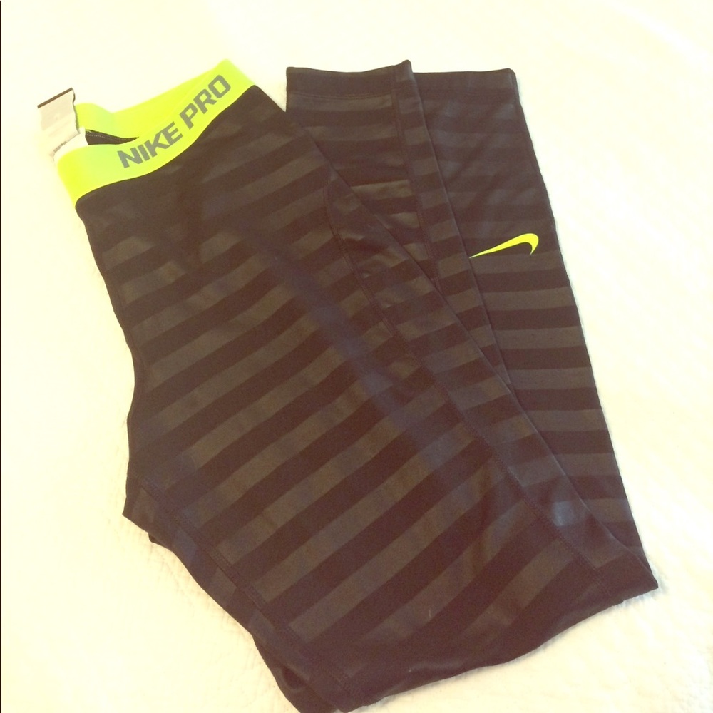 Nike Pro leggings