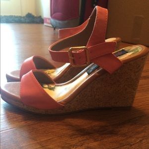 New pink summer Modcloth wedges. Size 5.5.