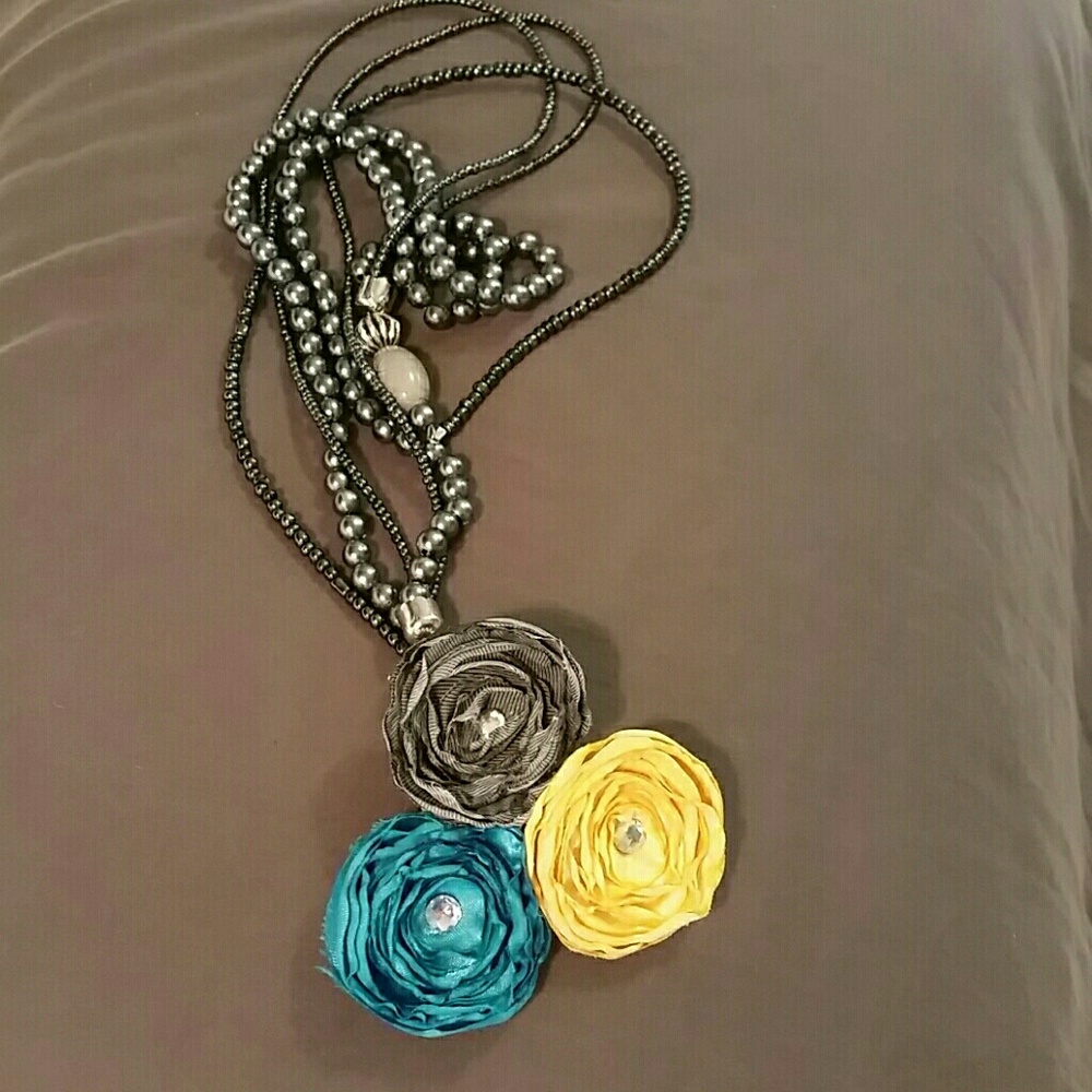 Flower necklace