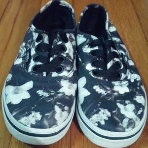 Little girl Vans