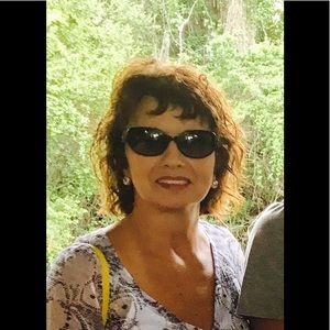 Meet your Posher, Angela