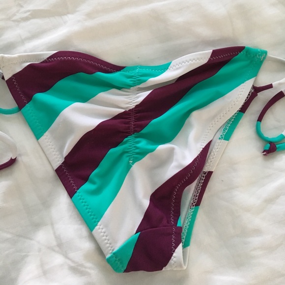 striped bikini bottoms - Picture 4 of 4