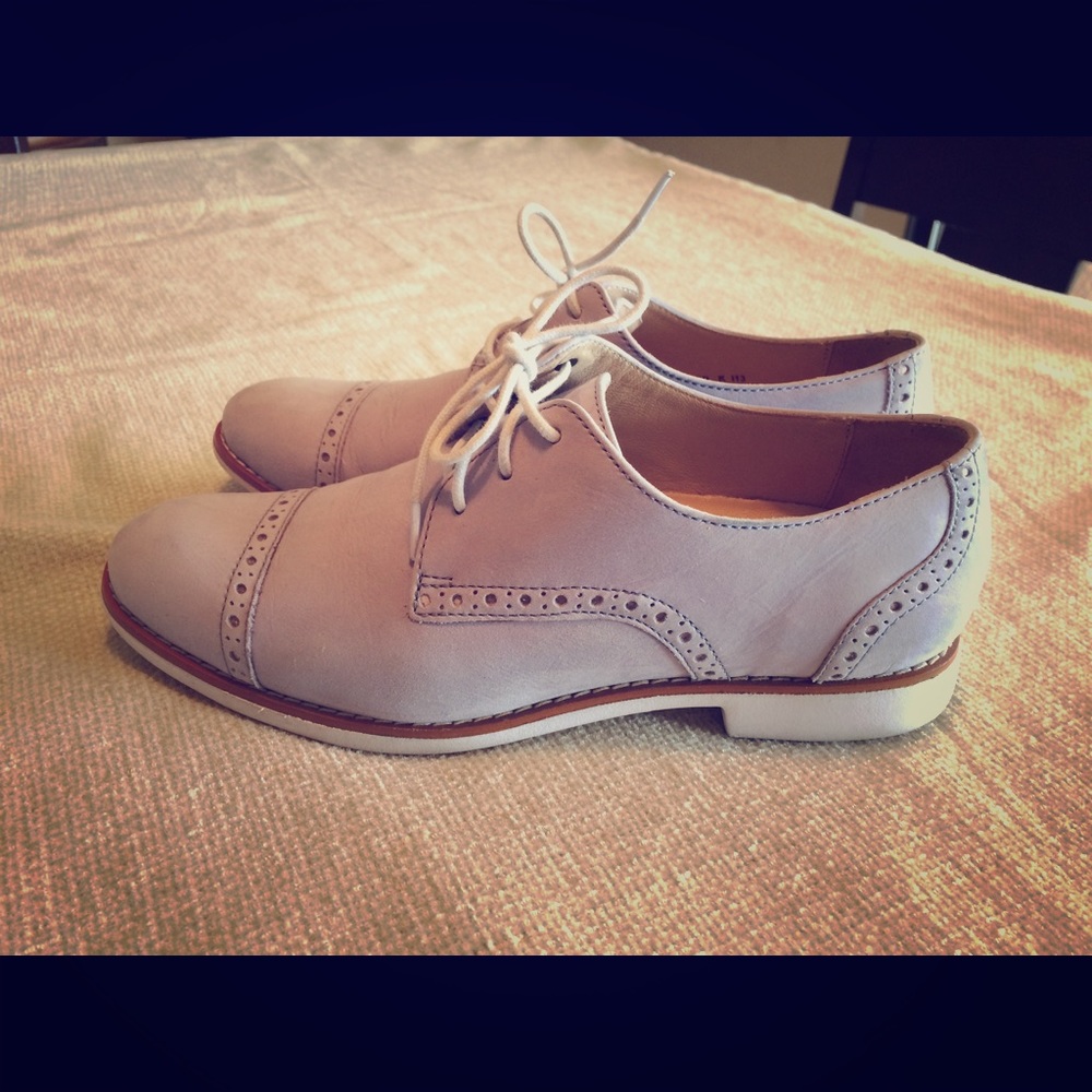 Cole Haan Oxford- Lavanderish/grayish color