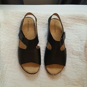 Naturalizer sandals