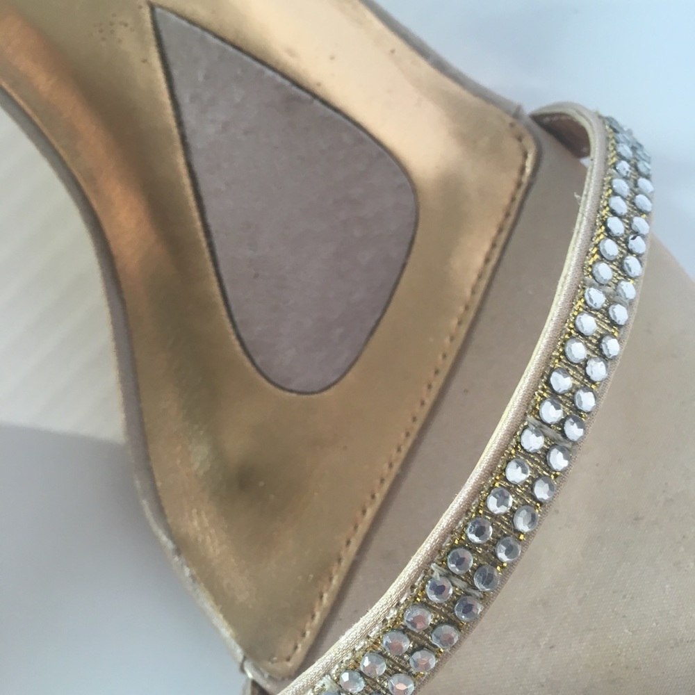 HEELS - Picture 5 of 5