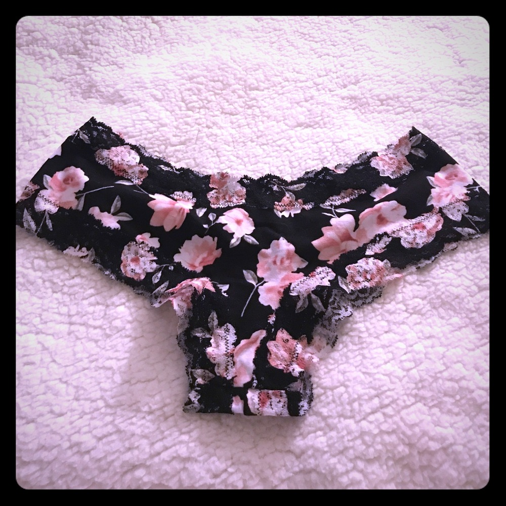 Flower Lace Trim Cheekster 🌺🌸🌼