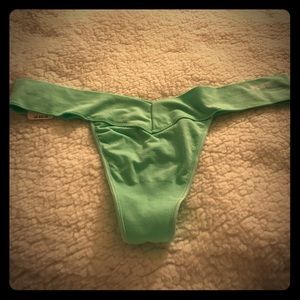 Mint Seamless Thong 🖤💚🖤