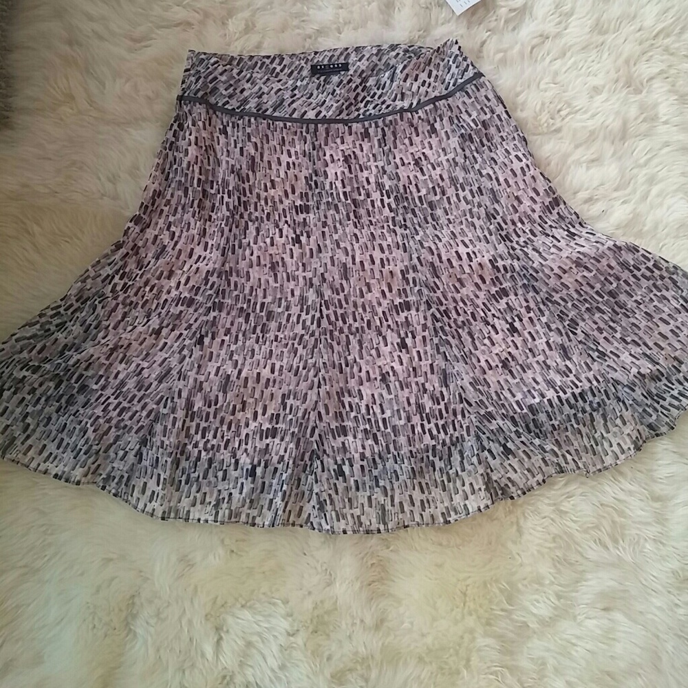 Axcess "In The Mix" print skirt - Picture 3 of 7