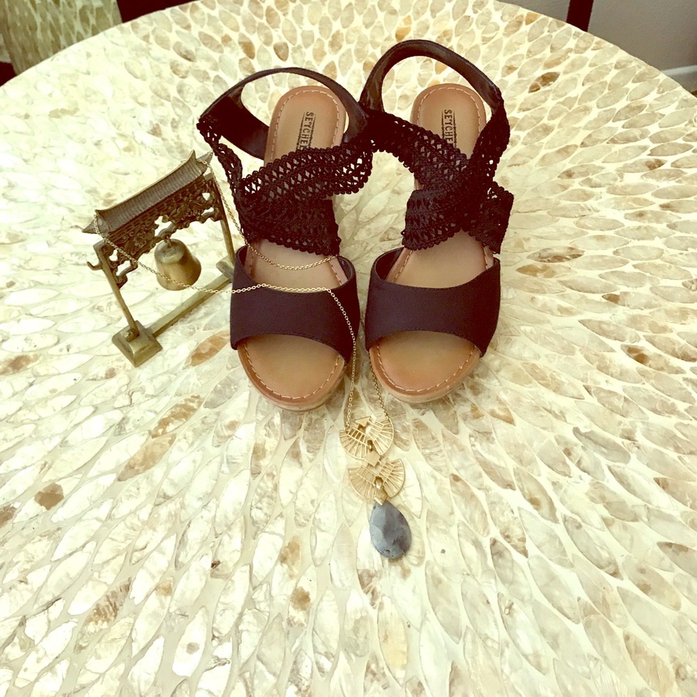 SEYCHELLES Women's Wedges. Size 8 BNWOT Black.