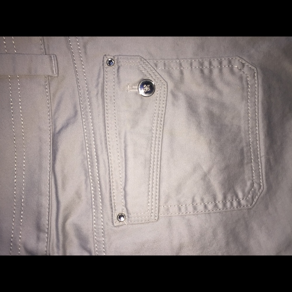 White House Black Market Women's Capri Pants - Picture 3 of 4